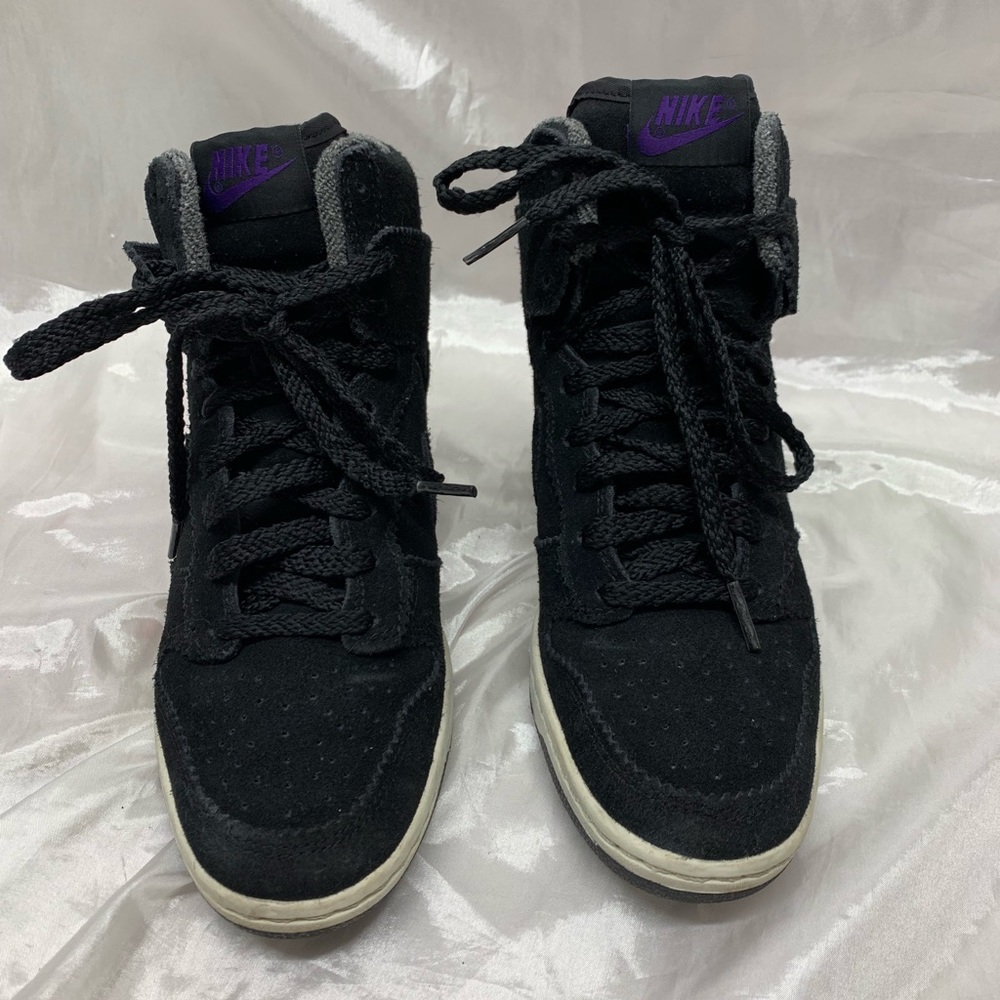 Nike Black and Purple Women's Sneakers - Picture 2 of 6